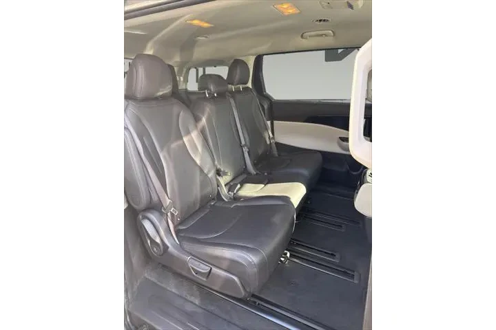 $30790 : Kia Carnival 2023 SX 4dr Min image 10