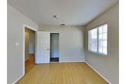 $2000 : 2 BED HOME IN W VERNON AVE LA thumbnail