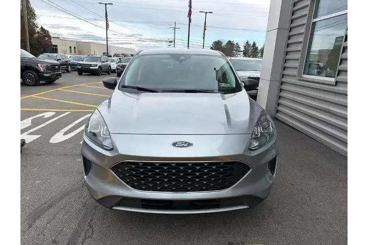 $21993 : Ford Escape 2022 AWD SE 4dr image 2