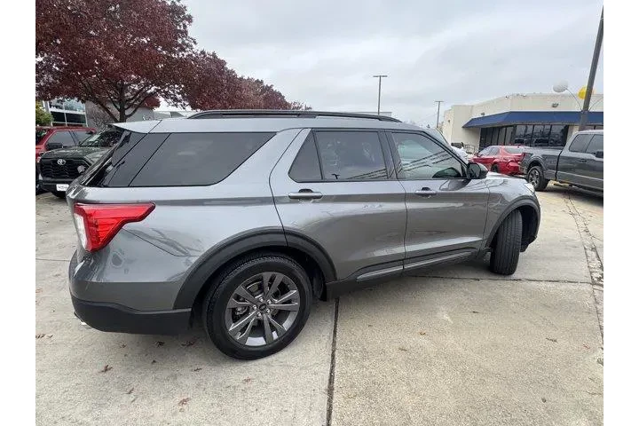 $31839 : Ford Explorer 2023 XLT 4dr S image 5