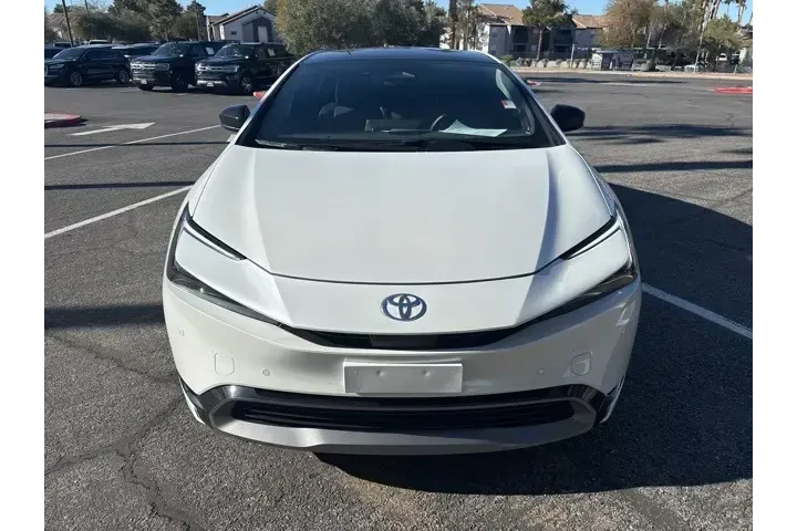 $34012 : Toyota Prius 2026 Limited 4d image 2