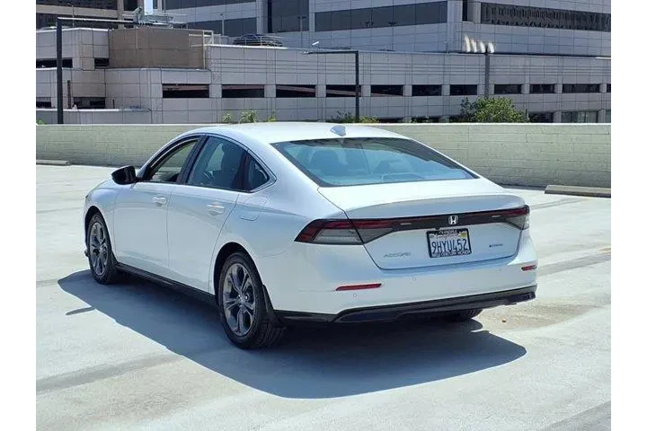 $29995 : Honda Accord Hybrid 2023 EX- image 5