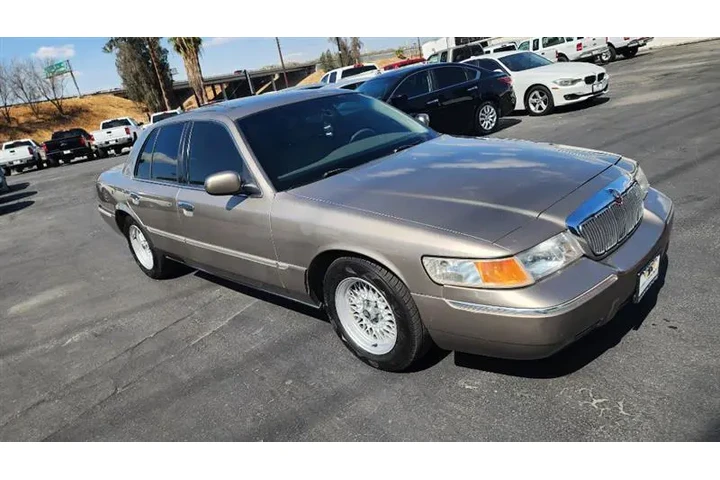 $6999 : 2001 Grand Marquis image 7