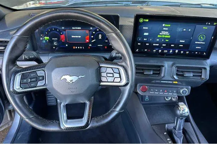 $24360 : Ford Mustang 2024 EcoBoost 2 image 10