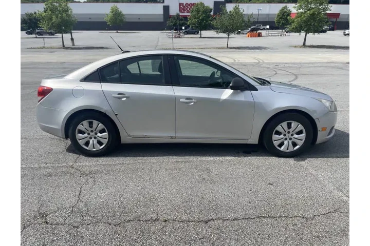 $12000 : 2013 Cruze LS Auto image 6