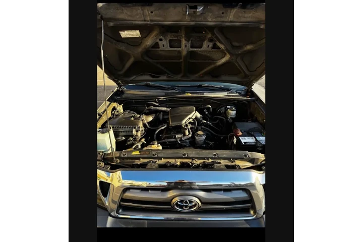 $9000 : Toyota Tacoma image 3