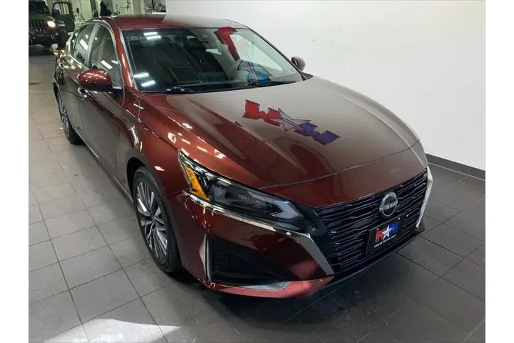 $22789 : Nissan Altima 2023 2.5 SV 4d image 2
