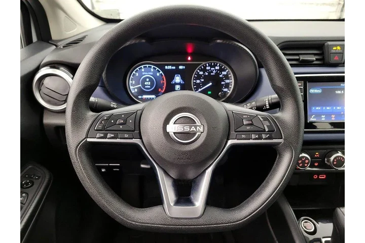 $17998 : Nissan Versa 2024 SV 4dr Sed image 10