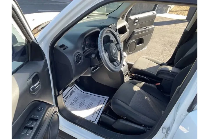 2013 Patriot Sport image 7