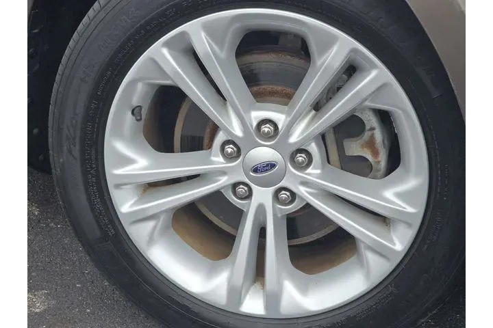 $15430 : Ford Taurus 2016 SEL 4dr Sed image 6