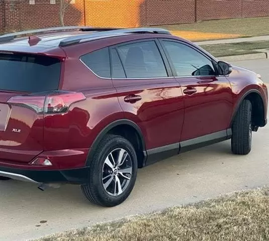 $14500 : 2018 Toyota RAV4 XLE image 4