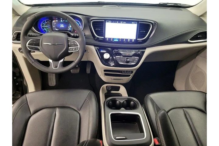 $26998 : Chrysler Pacifica Plug-In Hy image 9