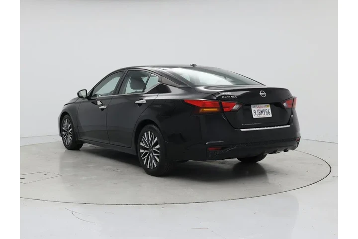 $20998 : Nissan Altima 2023 2.5 SV 4d image 2