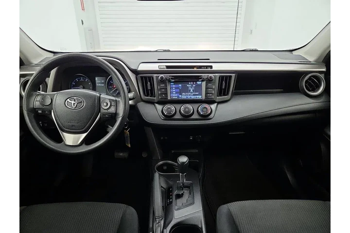 $19998 : Toyota RAV4 2018 LE 4dr SUV image 9