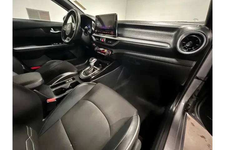 $17547 : Kia Forte 2023 GT-Line 4dr S image 10