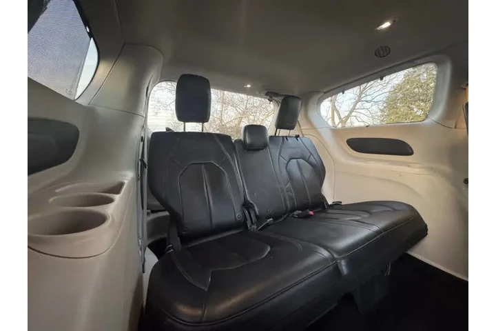 $7999 : 2017 Pacifica Touring-L image 10