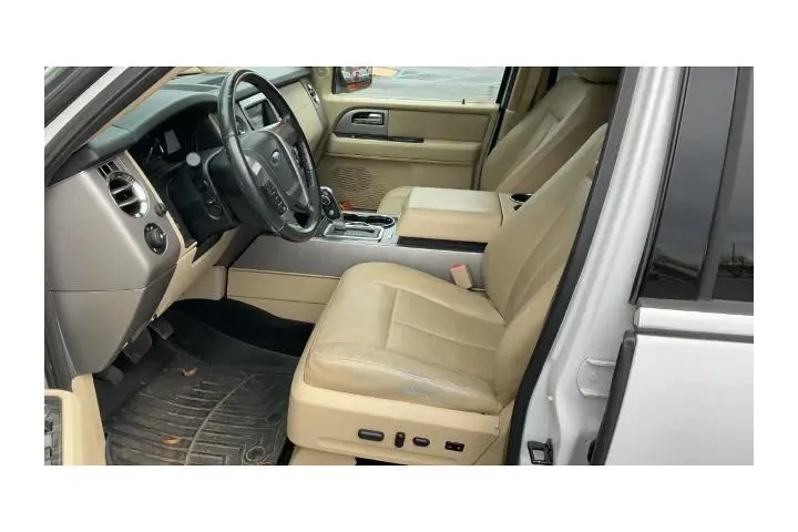 $14425 : Ford Expedition 2017 4x2 Lim image 4