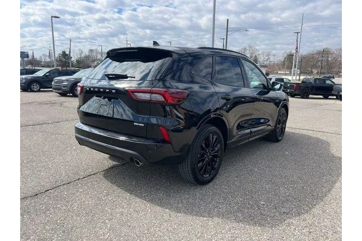 $26589 : Ford Escape 2023 AWD ST-Line image 4