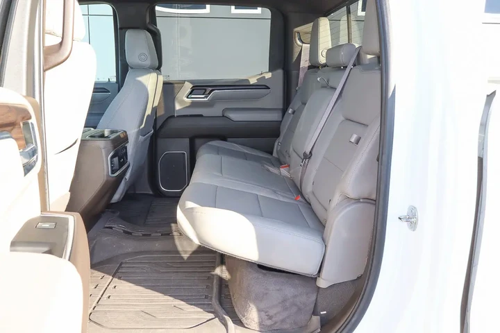 $43988 : 2022 Sierra 1500 4WD Crew Cab image 8