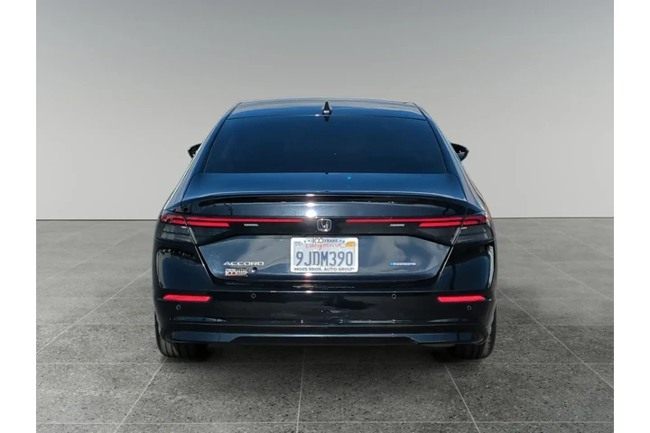 $28550 : Honda Accord Hybrid 2023 EX- image 4