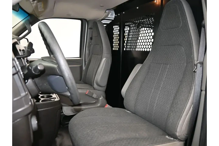 $31780 : Chevrolet Express 2024 2500 image 10