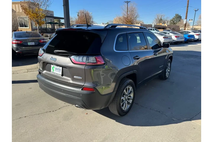 2019 Cherokee Latitude Plus 4 image 5