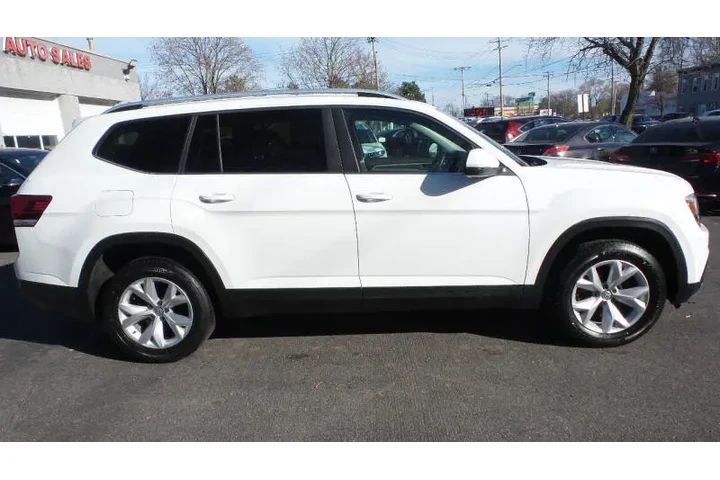$14900 : 2018 Atlas V6 SE image 4