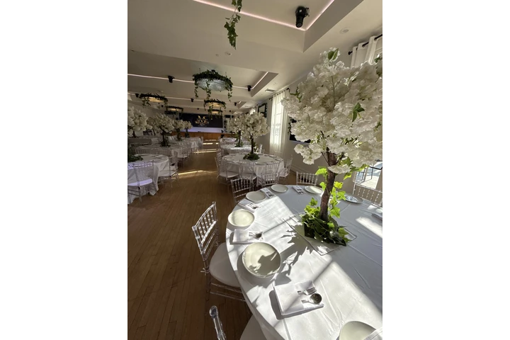 Salón en Renta image 4