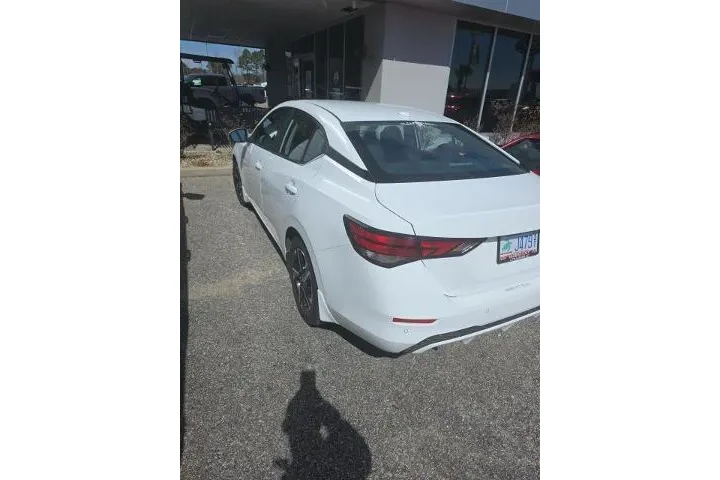 $18786 : Nissan Sentra 2025 SV 4dr Se image 5