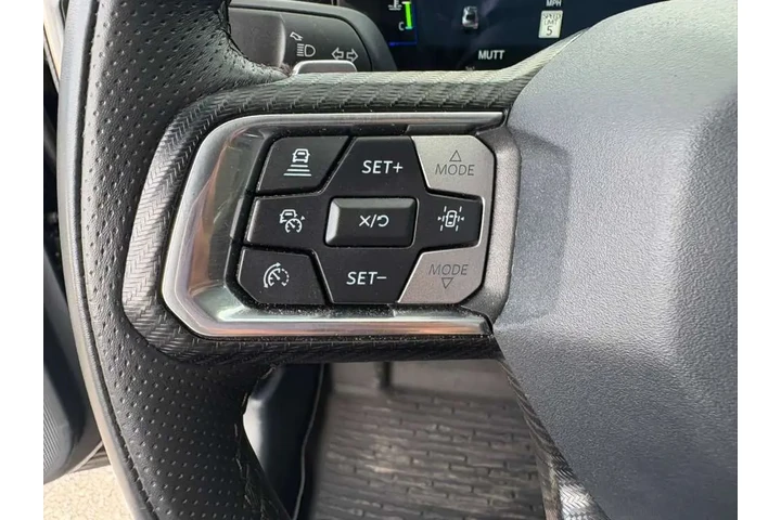 2024 Mustang GT Premium Coupe image 9