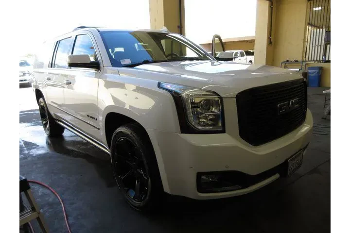 $39663 : GMC Yukon XL 2020 4x4 Denali image 4