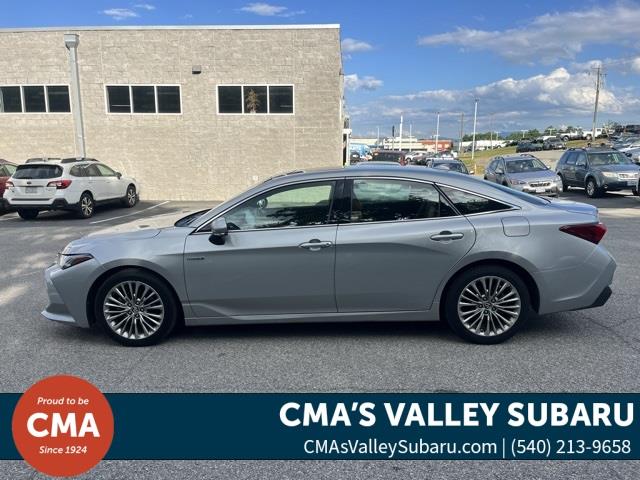 $24625 : PRE-OWNED 2019 TOYOTA AVALON image 8