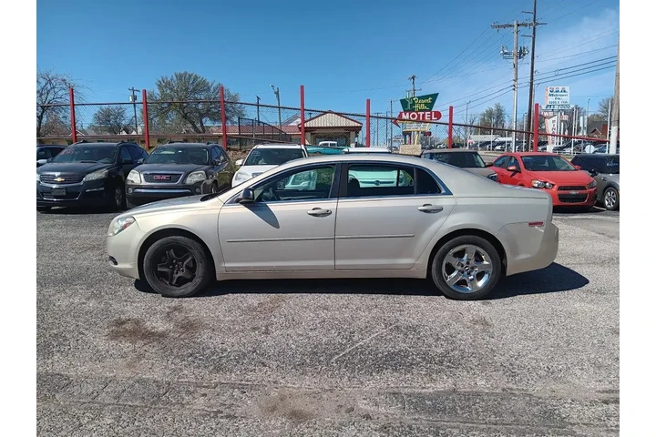 $5000 : 2010 Malibu LS image 7