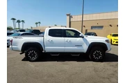 $31998 : Toyota Tacoma 2021 4x2 TRD O thumbnail