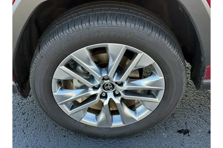 $33000 : Toyota RAV4 2022 AWD XLE Pre image 8