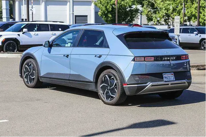 $25992 : Hyundai IONIQ 5 2024 SEL 4dr image 2