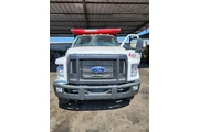 FORD F650 DUMP TRUCK DE VOLTEO en Los Angeles