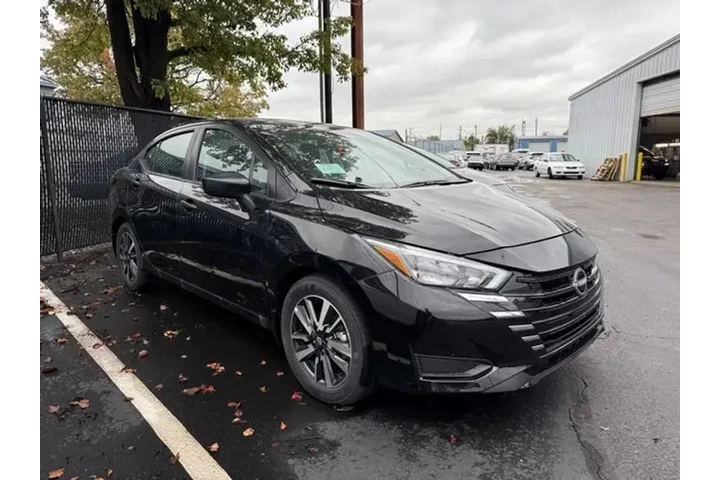 $17995 : Nissan Versa 2025 S 4dr Seda image 6