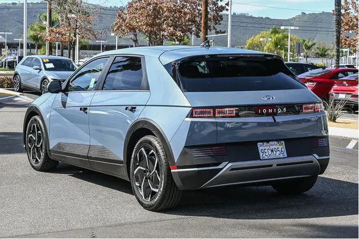 $22000 : Hyundai IONIQ 5 2023 SEL 4dr image 7
