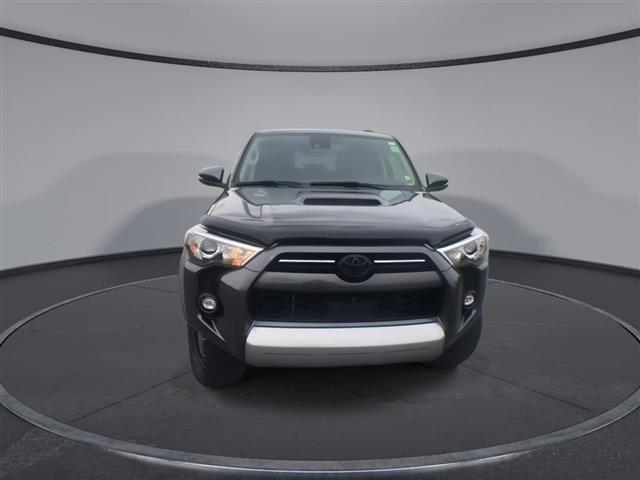 $42300 : PRE-OWNED 2022 TOYOTA 4RUNNER image 3