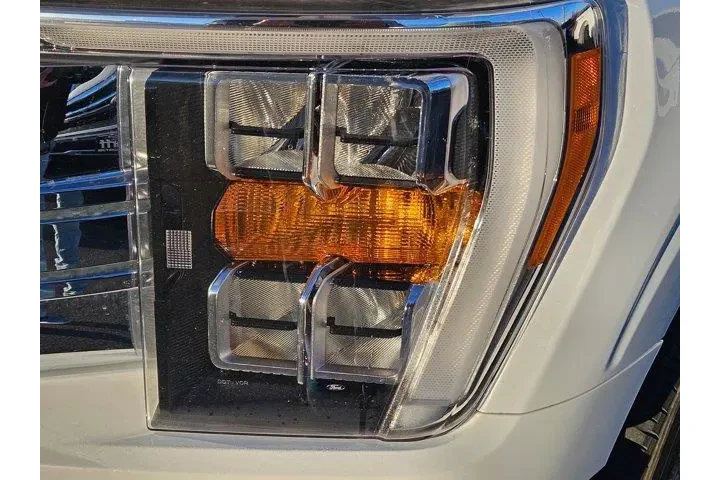 $39103 : Ford F-150 2023 4x4 XLT 4dr image 9