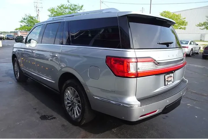 $32999 : 2020 Navigator L image 6