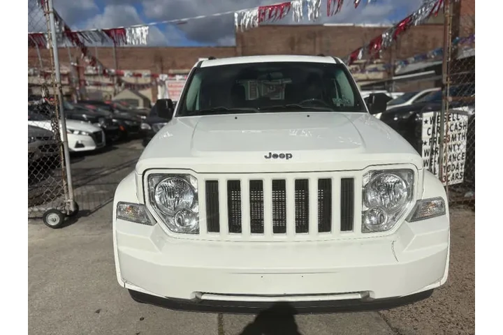 $6995 : 2009 Liberty Sport image 4