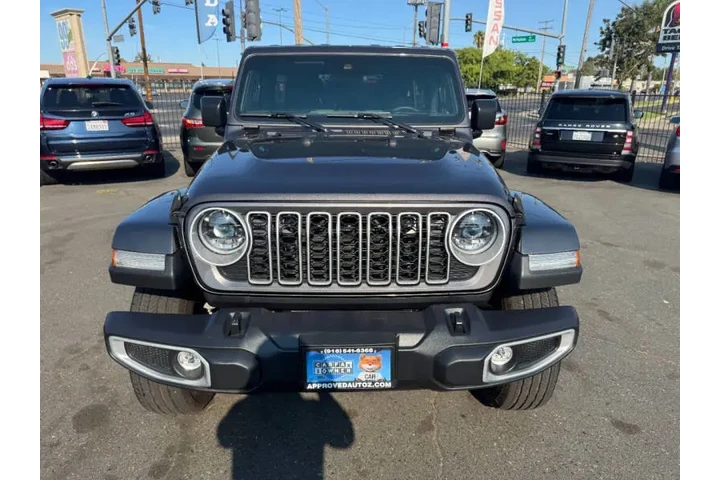 $39998 : 2025 Wrangler Sahara image 4