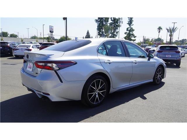 $23600 : 2021 Camry SE Sedan 4D image 6