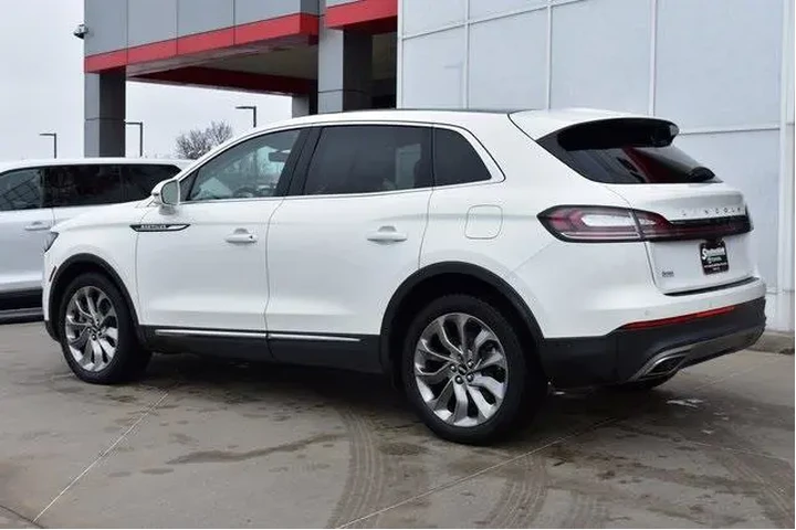 $33876 : Lincoln Nautilus 2022 AWD Re image 7