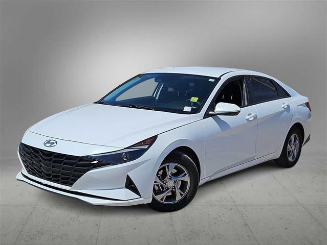 $16790 : Pre-Owned 2021 Hyundai Elantr image 1