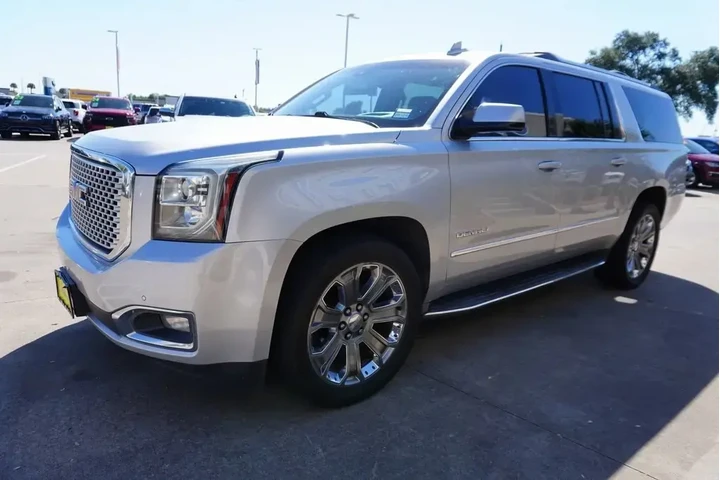 $19888 : GMC Yukon XL 2016 4x2 Denali image 3