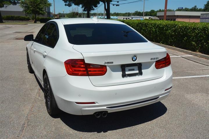 2015 BMW 3 Series 328i xDrive image 9