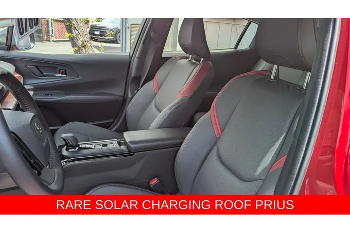 $41899 : 2026 Prius Plug-In Hybrid XSE image 4
